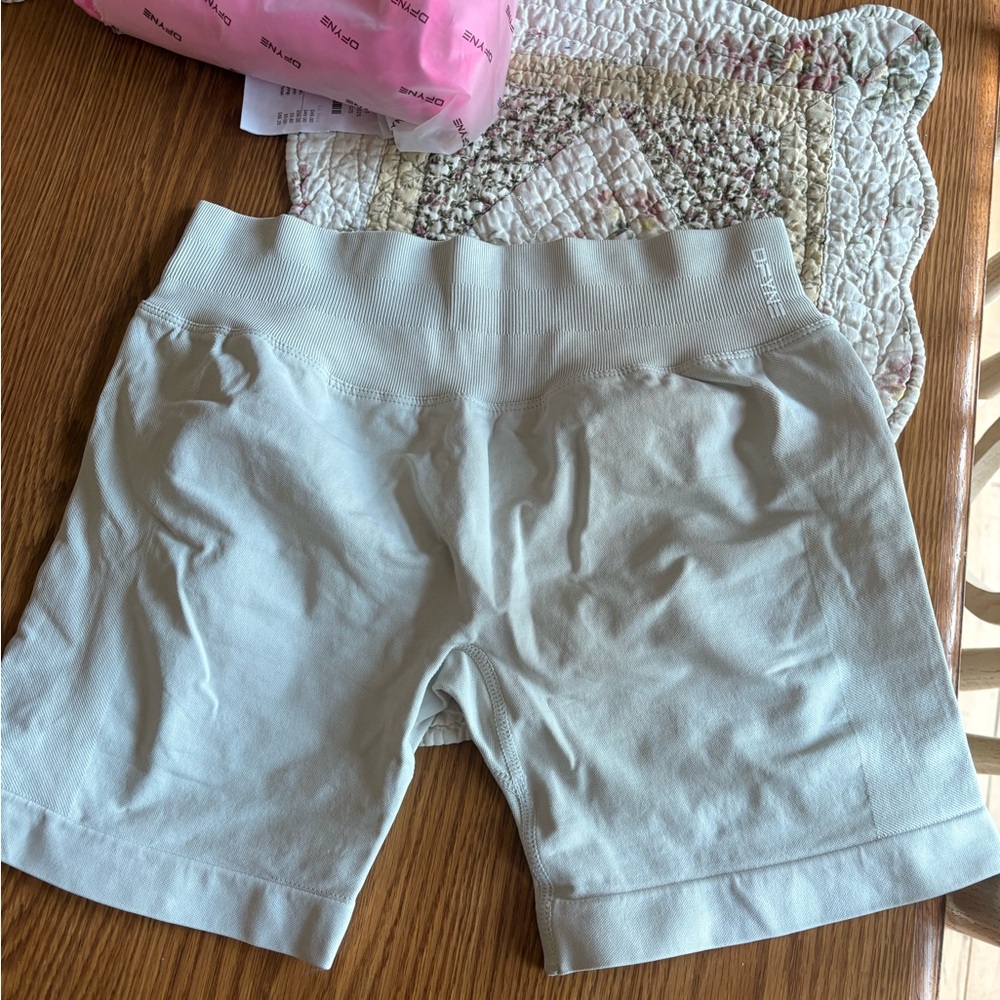 Dfyne Impact shorts NWT